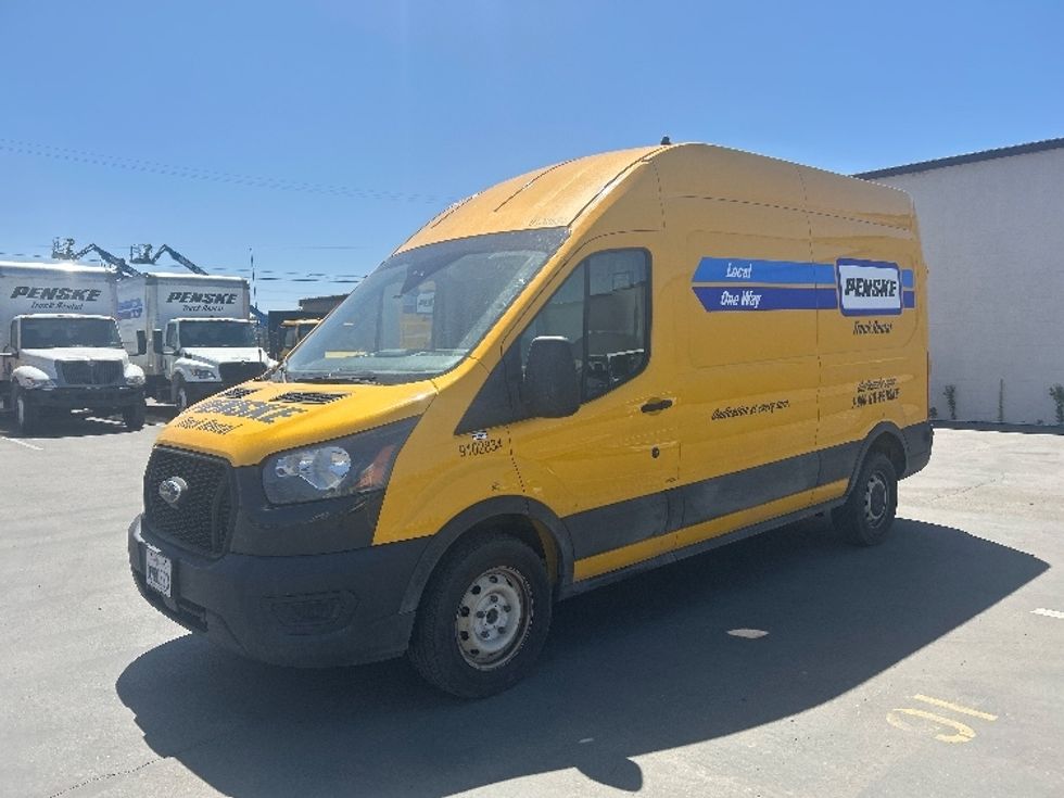 Cargo Van (Panel Van)-Light and Medium Duty Trucks-Ford-2023-Transit 250-Fresno-CA-100,785\n\t\tmiles-$ 33,250 - Image 3