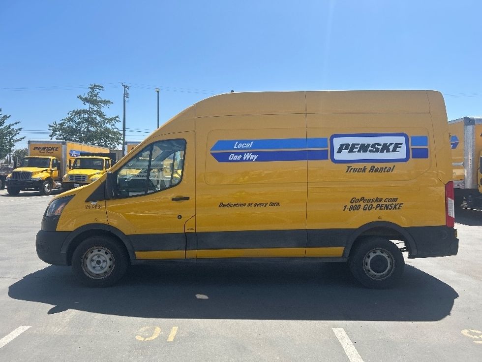 Cargo Van (Panel Van)-Light and Medium Duty Trucks-Ford-2023-Transit 250-Fresno-CA-100,785\n\t\tmiles-$ 33,250 - Image 4