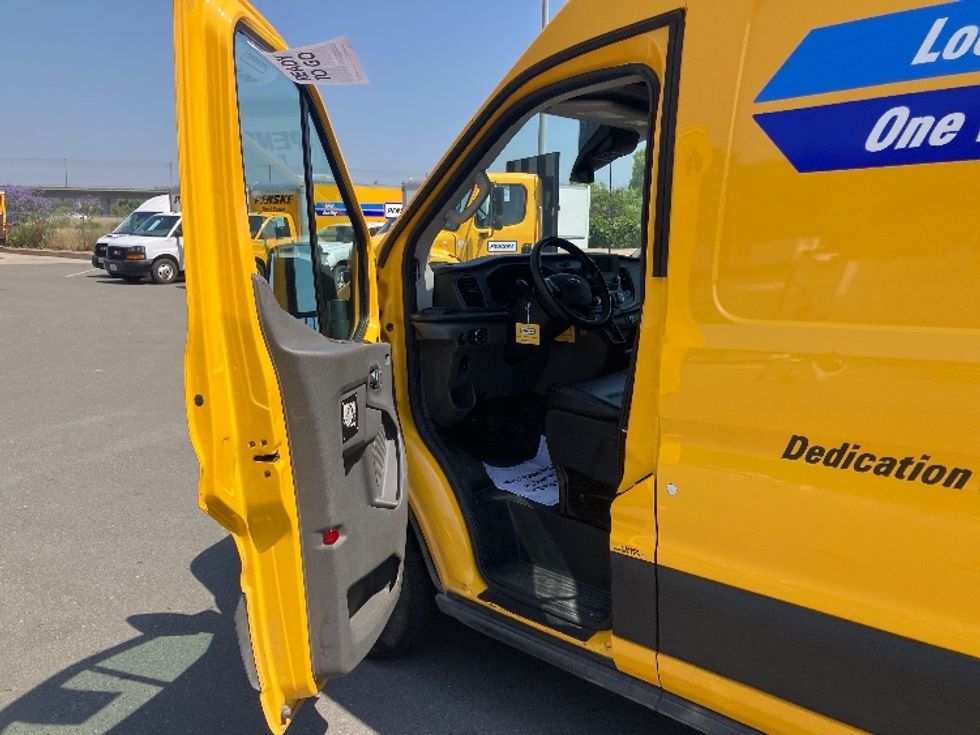Cargo Van (Panel Van)-Light and Medium Duty Trucks-Ford-2023-Transit 250-Fresno-CA-51,876\n\t\tmiles-$ 40,750 - Image 15