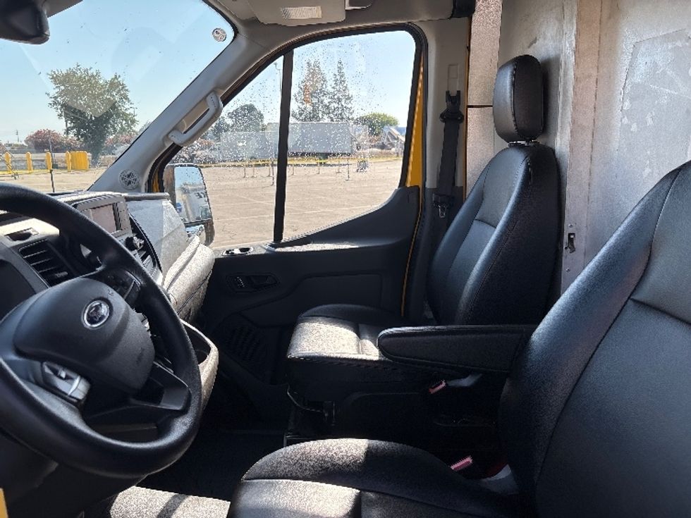 Cargo Van (Panel Van)-Light and Medium Duty Trucks-Ford-2023-Transit 250-Fresno-CA-95,514\n\t\tmiles-$ 35,000 - Image 17