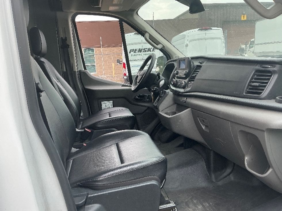 Cargo Van (Panel Van)-Light and Medium Duty Trucks-Ford-2023-Transit 250-Greeley-CO-45,756\n\t\tmiles-$ 44,750 - Image 21