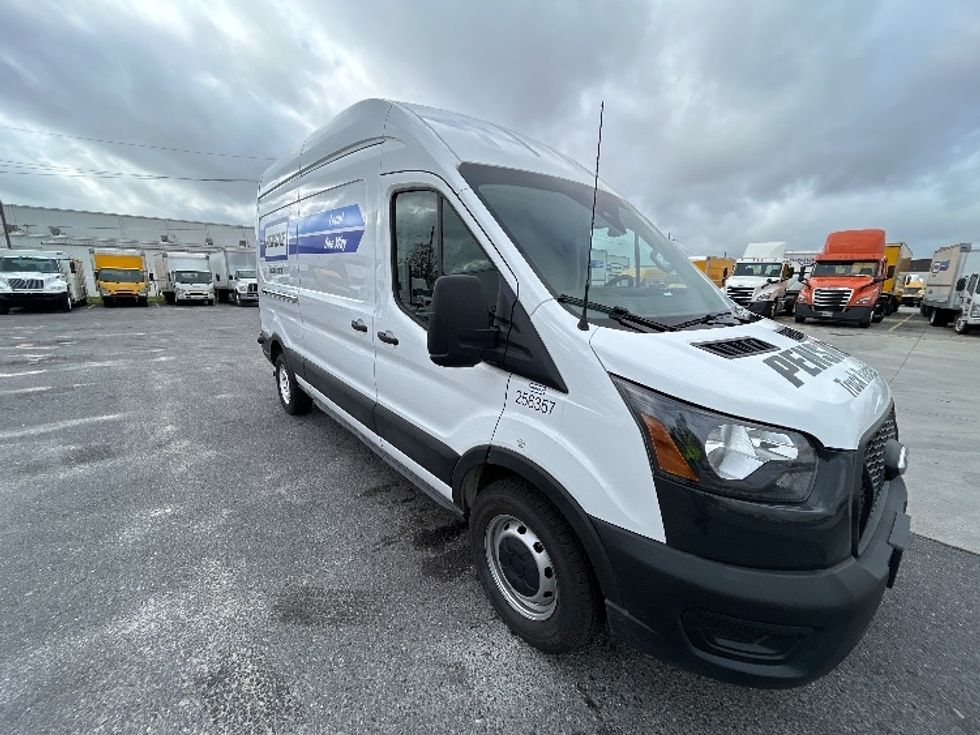 Cargo Van (Panel Van)-Light and Medium Duty Trucks-Ford-2023-Transit 250-Hammond-LA-40,425\n\t\tmiles-$ 46,250 - Image 1