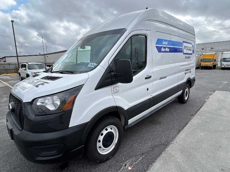 Cargo Van (Panel Van)-Light and Medium Duty Trucks-Ford-2023-Transit 250-Hammond-LA-40,425\n\t\tmiles-$ 46,250 - Image 3