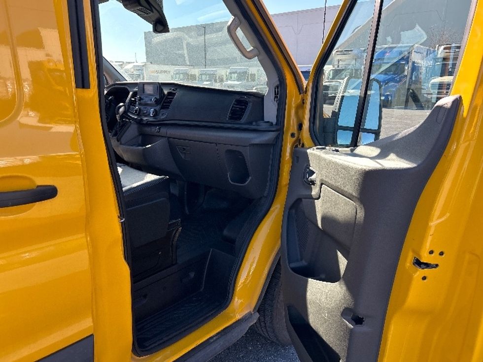Cargo Van (Panel Van)-Light and Medium Duty Trucks-Ford-2023-Transit 250-Hammond-LA-44,194\n\t\tmiles-$ 46,250 - Image 17