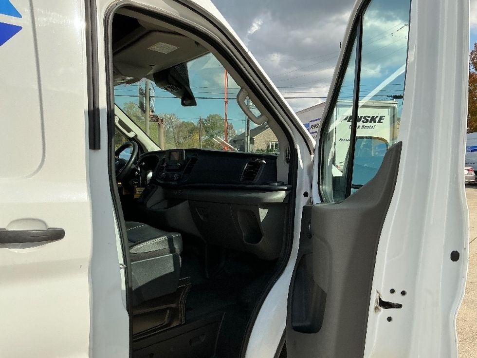 Cargo Van (Panel Van)-Light and Medium Duty Trucks-Ford-2023-Transit 250-Hammond-LA-51,861\n\t\tmiles-$ 59,000 - Image 16