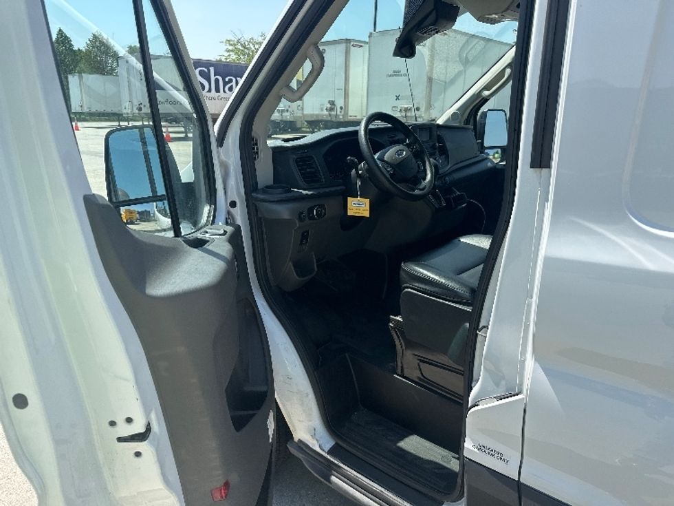 Cargo Van (Panel Van)-Light and Medium Duty Trucks-Ford-2023-Transit 250-Hammond-LA-55,194\n\t\tmiles-$ 45,500 - Image 14