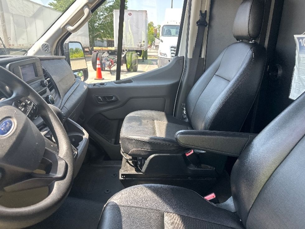 Cargo Van (Panel Van)-Light and Medium Duty Trucks-Ford-2023-Transit 250-Hammond-LA-55,194\n\t\tmiles-$ 45,500 - Image 17