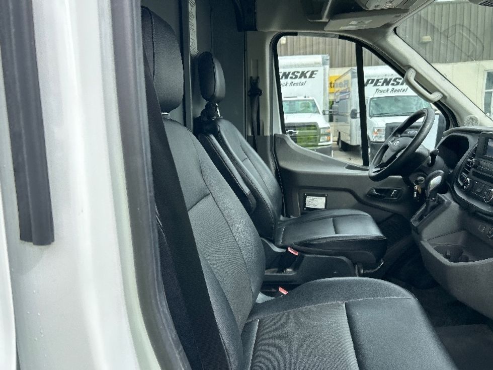 Cargo Van (Panel Van)-Light and Medium Duty Trucks-Ford-2023-Transit 250-Hammond-LA-66,055\n\t\tmiles-$ 48,250 - Image 21
