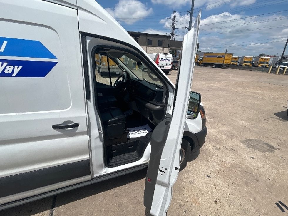 Cargo Van (Panel Van)-Light and Medium Duty Trucks-Ford-2023-Transit 250-Hammond-LA-70,291\n\t\tmiles-$ 45,250 - Image 18