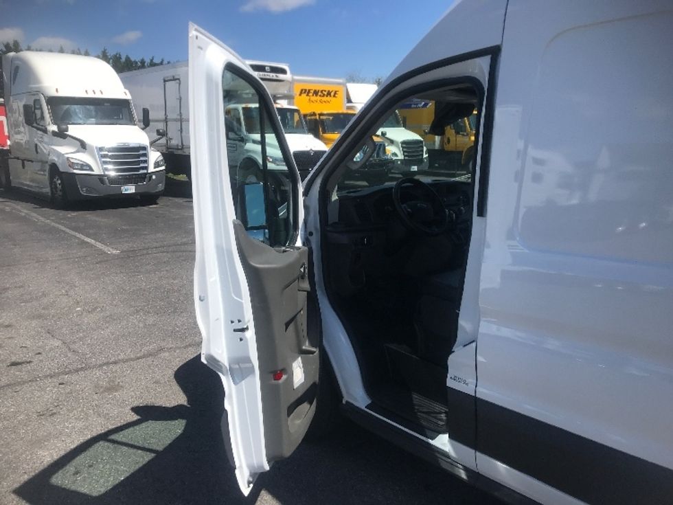 Cargo Van (Panel Van)-Light and Medium Duty Trucks-Ford-2023-Transit 250-Harrisburg-PA-32,427\n\t\tmiles-$ 51,750 - Image 14