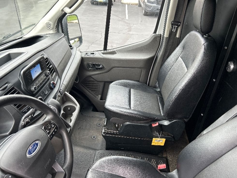 Cargo Van (Panel Van)-Light and Medium Duty Trucks-Ford-2023-Transit 250-Harrisburg-PA-40,717\n\t\tmiles-$ 51,250 - Image 19