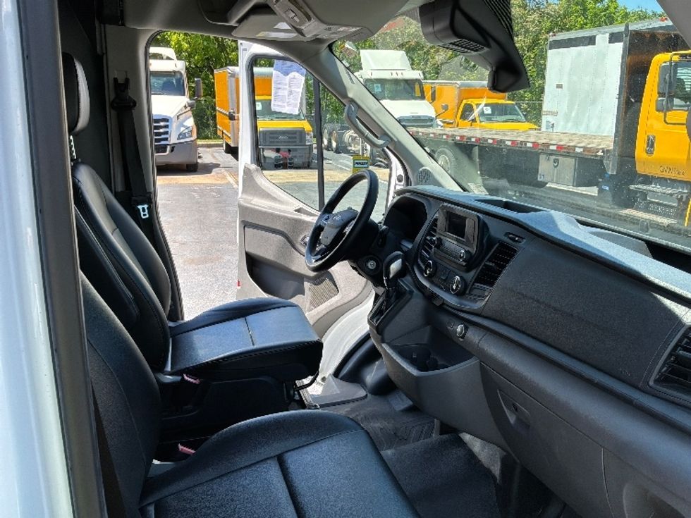 Cargo Van (Panel Van)-Light and Medium Duty Trucks-Ford-2023-Transit 250-Harrisburg-PA-75,153\n\t\tmiles-$ 47,250 - Image 22