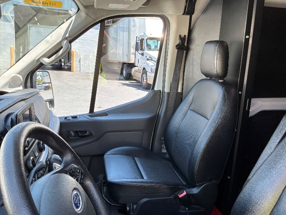 Cargo Van (Panel Van)-Light and Medium Duty Trucks-Ford-2023-Transit 250-Harrisburg-PA-75,153\n\t\tmiles-$ 47,250 - Image 26