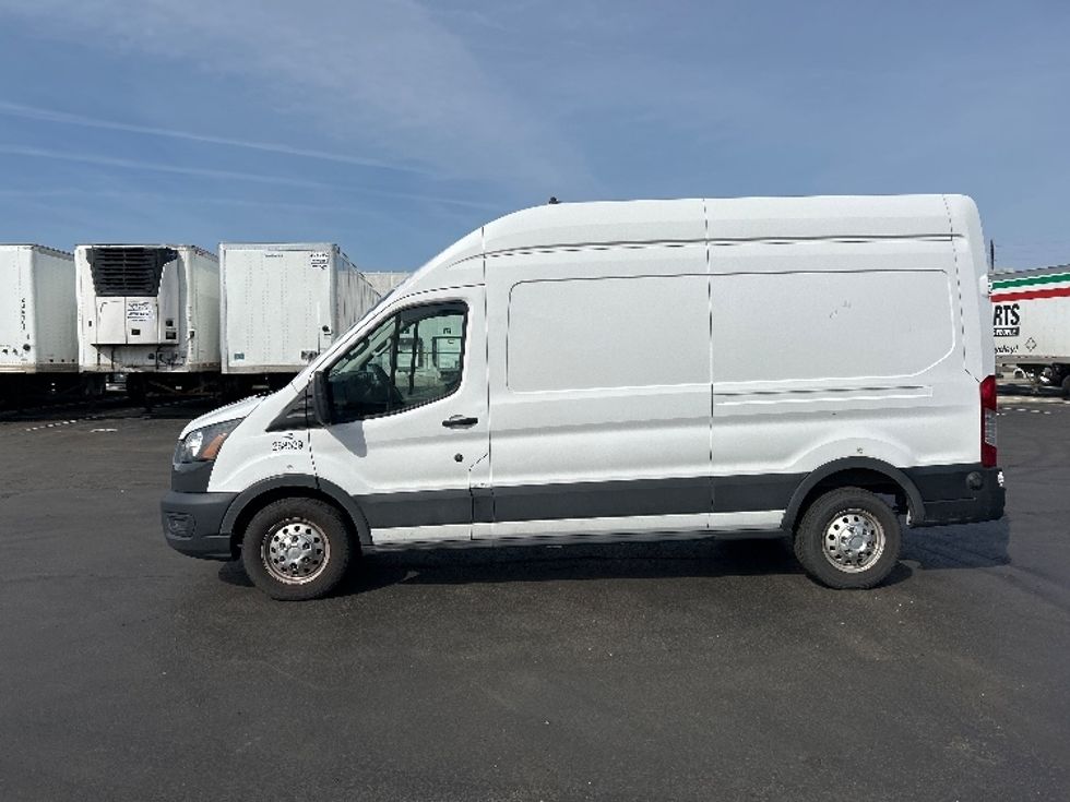 Cargo Van (Panel Van)-Light and Medium Duty Trucks-Ford-2023-Transit 250-Indianapolis-IN-152,844\n\t\tmiles-$ 35,500 - Image 4