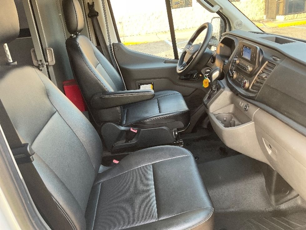Cargo Van (Panel Van)-Light and Medium Duty Trucks-Ford-2023-Transit 250-Indianapolis-IN-67,262\n\t\tmiles-$ 40,750 - Image 20
