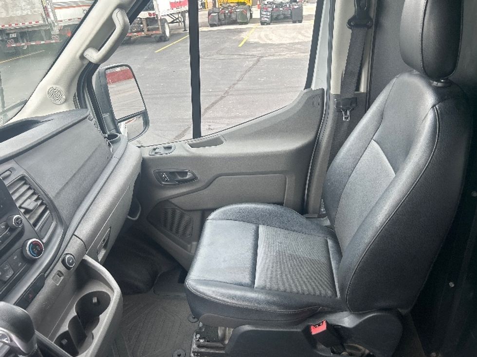 Cargo Van (Panel Van)-Light and Medium Duty Trucks-Ford-2023-Transit 250-Indianapolis-IN-71,376\n\t\tmiles-$ 47,500 - Image 20