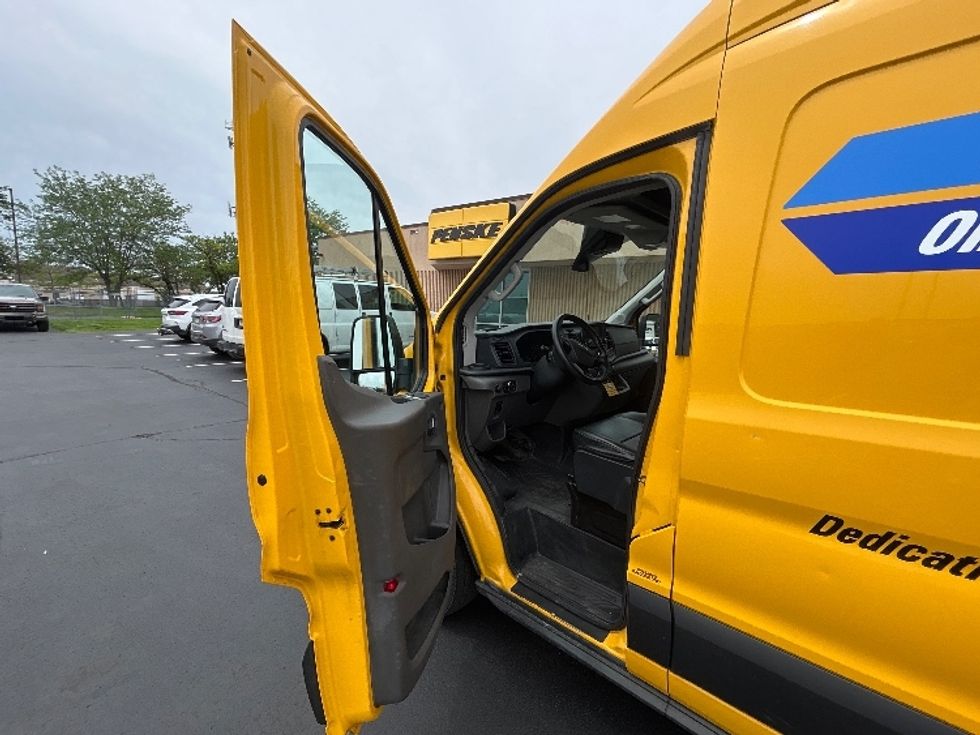 Cargo Van (Panel Van)-Light and Medium Duty Trucks-Ford-2023-Transit 250-Indianapolis-IN-77,198\n\t\tmiles-$ 41,750 - Image 16