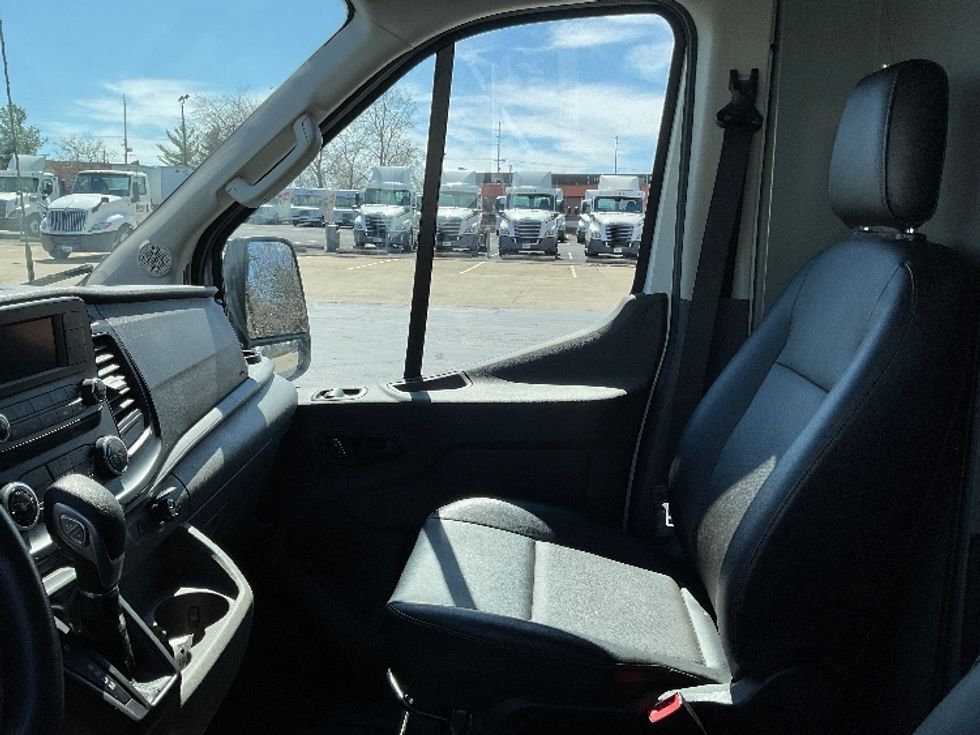 Cargo Van (Panel Van)-Light and Medium Duty Trucks-Ford-2023-Transit 250-Indianapolis-IN-81,264\n\t\tmiles-$ 34,750 - Image 17