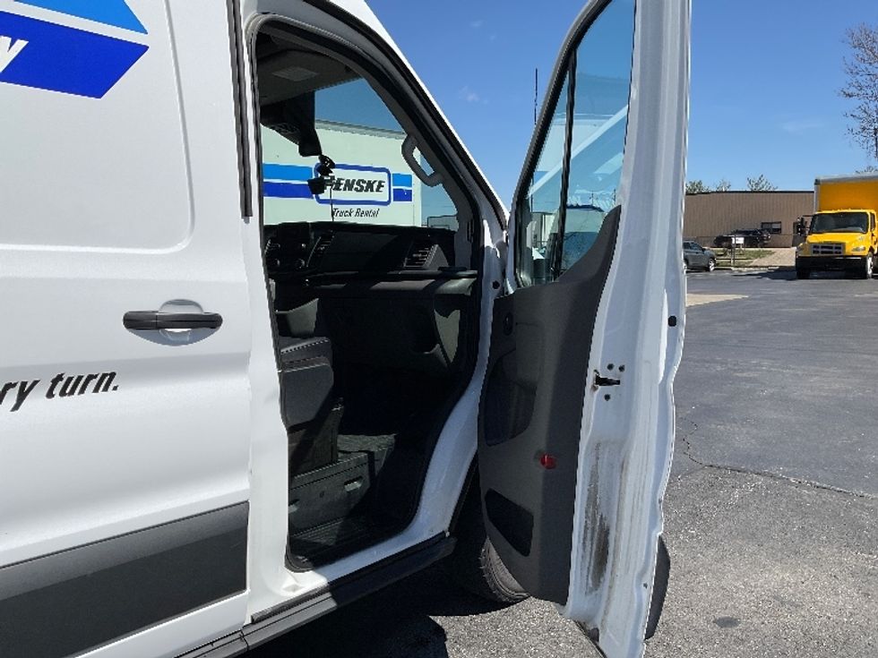 Cargo Van (Panel Van)-Light and Medium Duty Trucks-Ford-2023-Transit 250-Indianapolis-IN-81,264\n\t\tmiles-$ 34,750 - Image 18