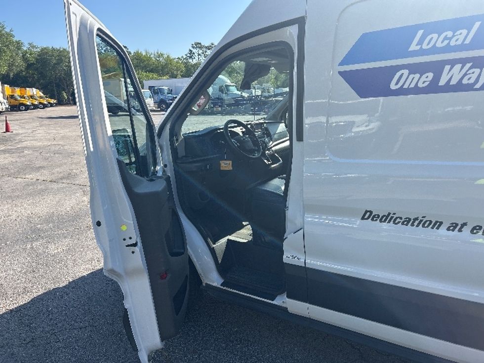 Cargo Van (Panel Van)-Light and Medium Duty Trucks-Ford-2023-Transit 250-Jacksonville-FL-40,097\n\t\tmiles-$ 46,250 - Image 16