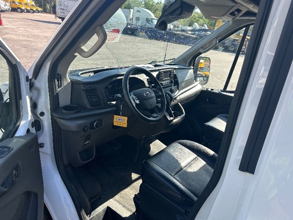 Cargo Van (Panel Van)-Light and Medium Duty Trucks-Ford-2023-Transit 250-Jacksonville-FL-40,097\n\t\tmiles-$ 46,250 - Image 17