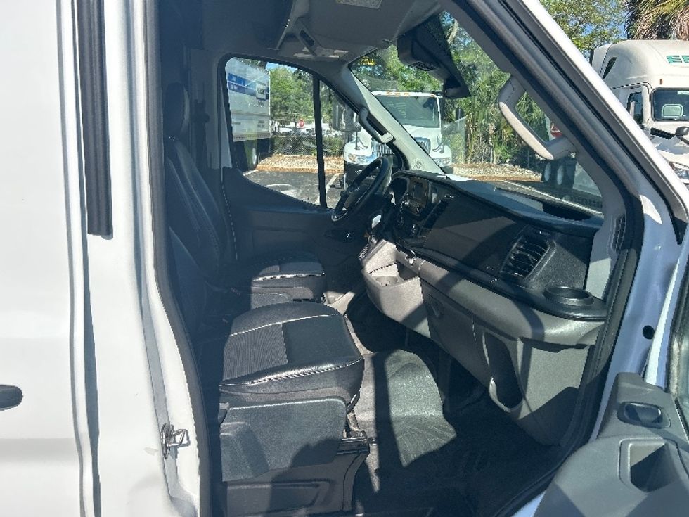 Cargo Van (Panel Van)-Light and Medium Duty Trucks-Ford-2023-Transit 250-Jacksonville-FL-40,097\n\t\tmiles-$ 46,250 - Image 22
