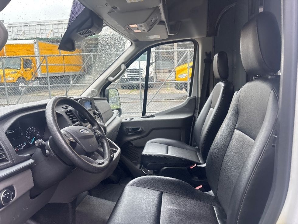 Cargo Van (Panel Van)-Light and Medium Duty Trucks-Ford-2023-Transit 250-Jamaica-NY-22,057\n\t\tmiles-$ 46,000 - Image 19