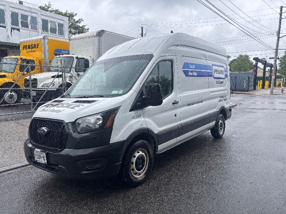 Cargo Van (Panel Van)-Light and Medium Duty Trucks-Ford-2023-Transit 250-Jamaica-NY-22,057\n\t\tmiles-$ 46,000 - Image 3
