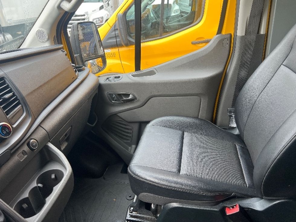 Cargo Van (Panel Van)-Light and Medium Duty Trucks-Ford-2023-Transit 250-Jessup-MD-43,896\n\t\tmiles-$ 41,250 - Image 15