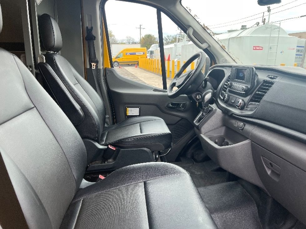 Cargo Van (Panel Van)-Light and Medium Duty Trucks-Ford-2023-Transit 250-Jessup-MD-43,896\n\t\tmiles-$ 41,250 - Image 18