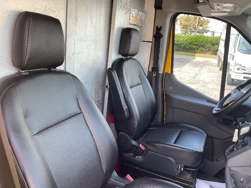 Cargo Van (Panel Van)-Light and Medium Duty Trucks-Ford-2023-Transit 250-Kansas City-MO-107,522\n\t\tmiles-$ 30,250 - Image 22