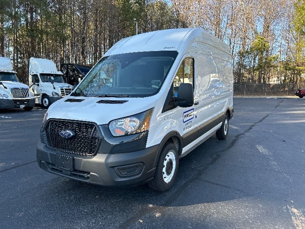 Cargo Van (Panel Van)-Light and Medium Duty Trucks-Ford-2023-Transit 250-Kennesaw-GA-68,105\n\t\tmiles-$ 52,000 - Image 3