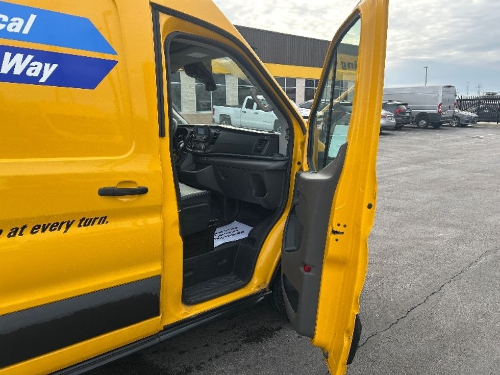 Cargo Van (Panel Van)-Light and Medium Duty Trucks-Ford-2023-Transit 250-Kentwood-MI-33,586\n\t\tmiles-$ 43,500 - Image 17