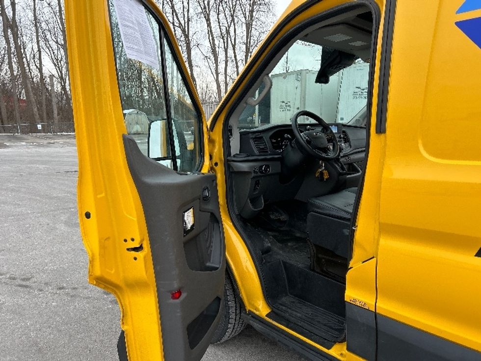 Cargo Van (Panel Van)-Light and Medium Duty Trucks-Ford-2023-Transit 250-Lansing-MI-57,853\n\t\tmiles-$ 48,500 - Image 12