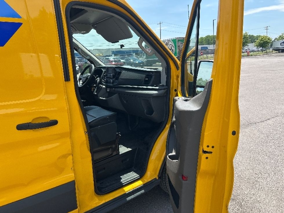 Cargo Van (Panel Van)-Light and Medium Duty Trucks-Ford-2023-Transit 250-Liverpool-NY-66,432\n\t\tmiles-$ 39,000 - Image 18