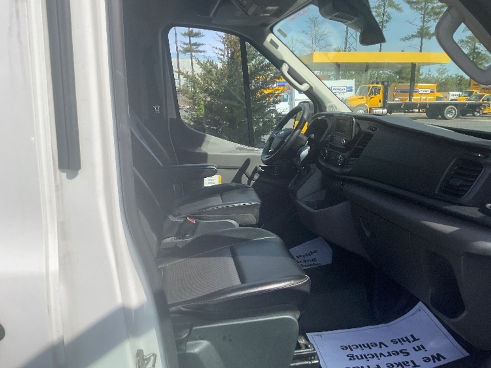 Cargo Van (Panel Van)-Light and Medium Duty Trucks-Ford-2023-Transit 250-Londonderry-NH-42,826\n\t\tmiles-$ 48,750 - Image 20