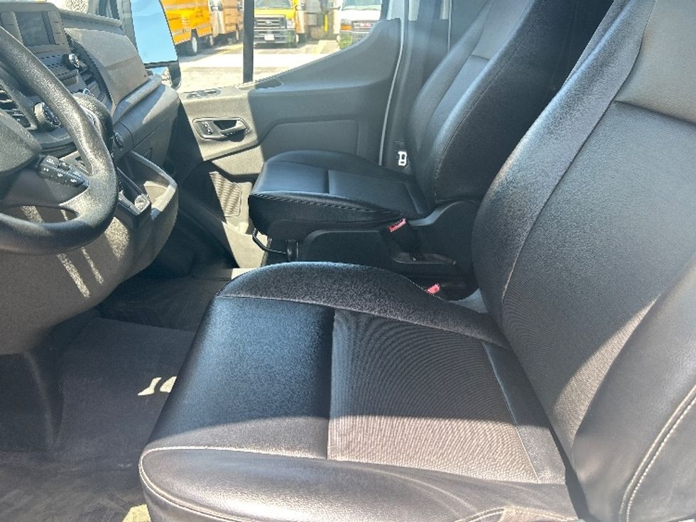 Cargo Van (Panel Van)-Light and Medium Duty Trucks-Ford-2023-Transit 250-Londonderry-NH-53,897\n\t\tmiles-$ 47,500 - Image 18