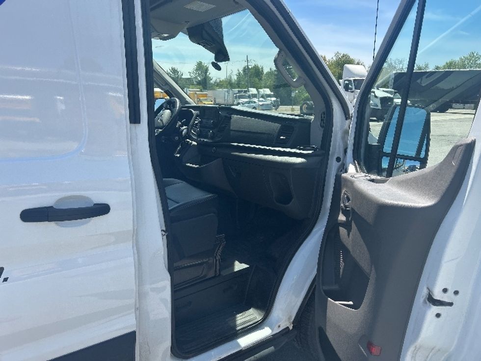 Cargo Van (Panel Van)-Light and Medium Duty Trucks-Ford-2023-Transit 250-Londonderry-NH-53,897\n\t\tmiles-$ 47,500 - Image 19