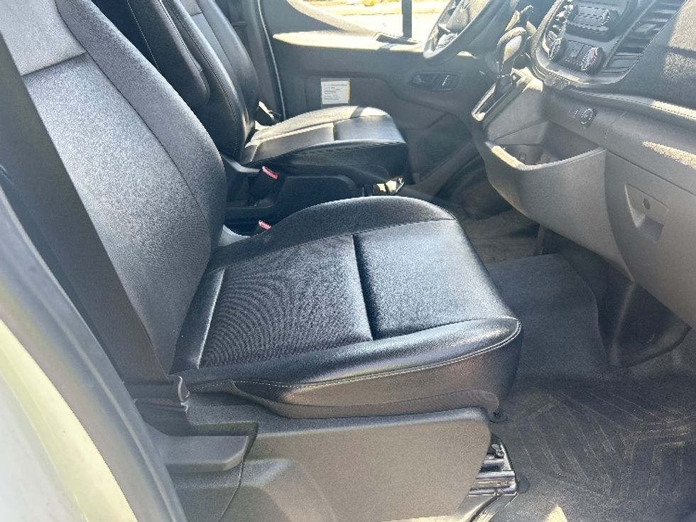 Cargo Van (Panel Van)-Light and Medium Duty Trucks-Ford-2023-Transit 250-Londonderry-NH-53,897\n\t\tmiles-$ 47,500 - Image 21