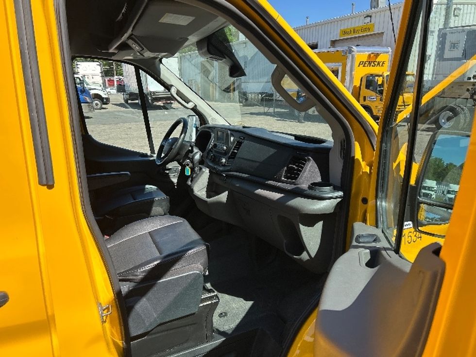 Cargo Van (Panel Van)-Light and Medium Duty Trucks-Ford-2023-Transit 250-Londonderry-NH-69,617\n\t\tmiles-$ 43,500 - Image 20