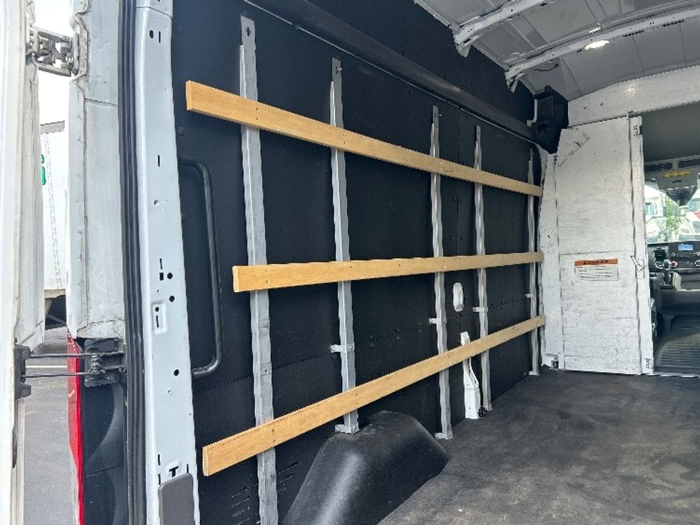 Cargo Van (Panel Van)-Light and Medium Duty Trucks-Ford-2023-Transit 250-Louisville-KY-138,998\n\t\tmiles-$ 33,000 - Image 11