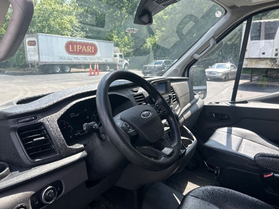 Cargo Van (Panel Van)-Light and Medium Duty Trucks-Ford-2023-Transit 250-Louisville-KY-138,998\n\t\tmiles-$ 33,000 - Image 17