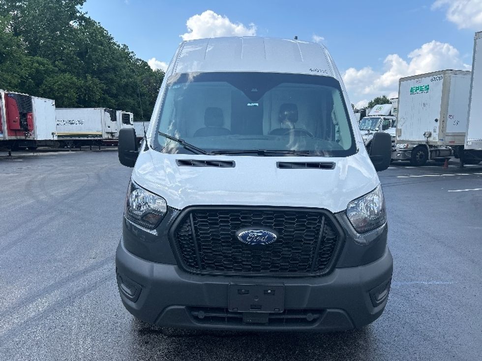 Cargo Van (Panel Van)-Light and Medium Duty Trucks-Ford-2023-Transit 250-Louisville-KY-138,998\n\t\tmiles-$ 33,000 - Image 2