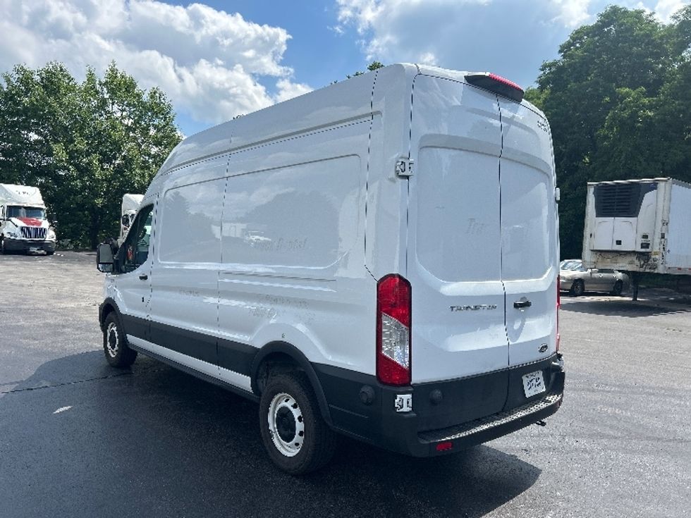 Cargo Van (Panel Van)-Light and Medium Duty Trucks-Ford-2023-Transit 250-Louisville-KY-138,998\n\t\tmiles-$ 33,000 - Image 6