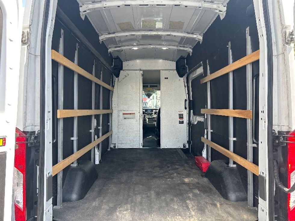 Cargo Van (Panel Van)-Light and Medium Duty Trucks-Ford-2023-Transit 250-Louisville-KY-138,998\n\t\tmiles-$ 33,000 - Image 9