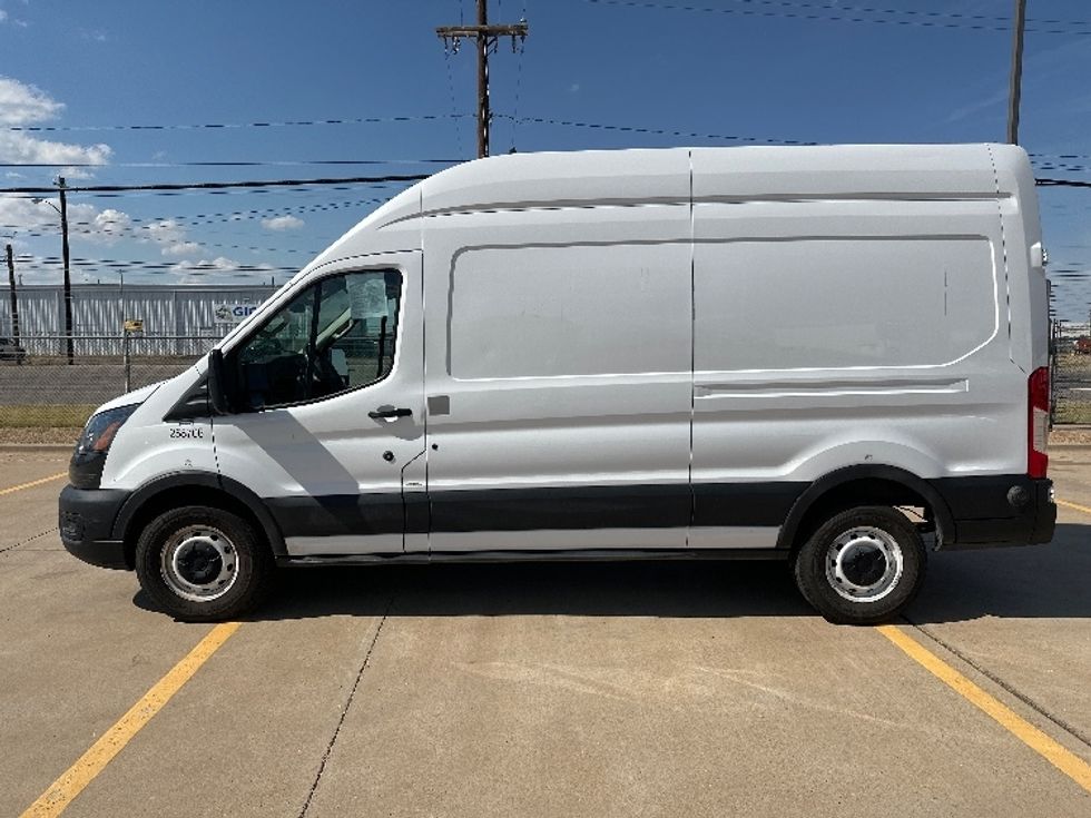 Cargo Van (Panel Van)-Light and Medium Duty Trucks-Ford-2023-Transit 250-Lubbock-TX-51,236\n\t\tmiles-$ 44,500 - Image 4