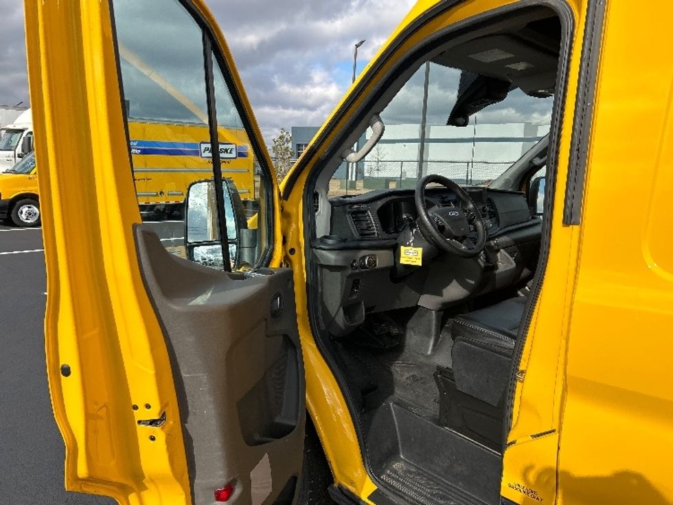 Cargo Van (Panel Van)-Light and Medium Duty Trucks-Ford-2023-Transit 250-Madison-AL-59,373\n\t\tmiles-$ 48,000 - Image 15