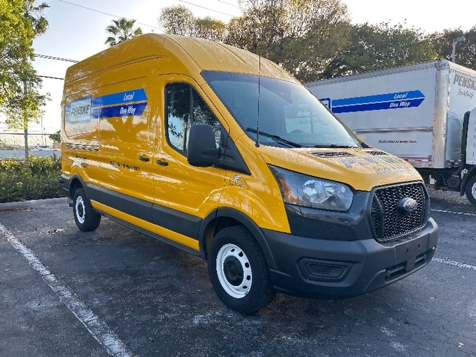 Cargo Van (Panel Van)-Light and Medium Duty Trucks-Ford-2023-Transit 250-Medley-FL-109,492\n\t\tmiles-$ 31,500 - Image 1