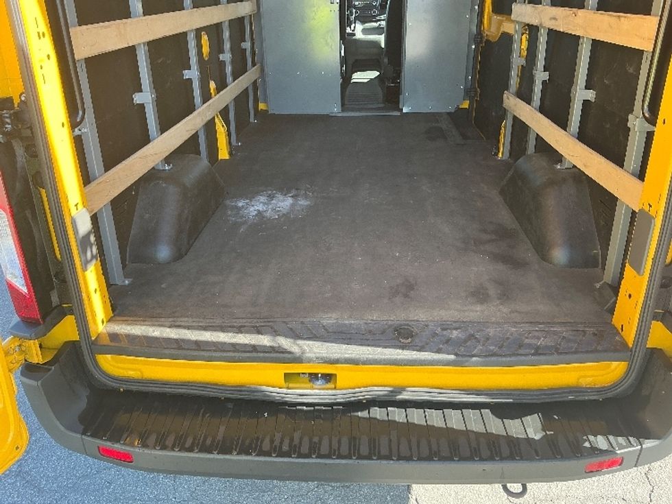 Cargo Van (Panel Van)-Light and Medium Duty Trucks-Ford-2023-Transit 250-Medley-FL-109,492\n\t\tmiles-$ 31,500 - Image 10