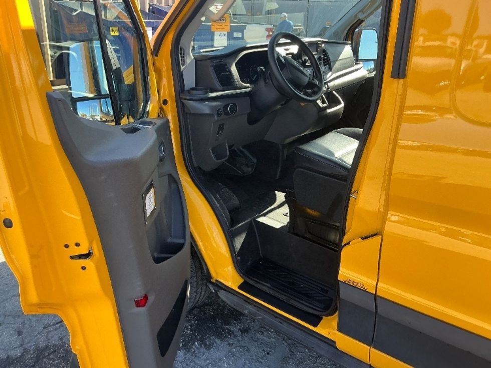 Cargo Van (Panel Van)-Light and Medium Duty Trucks-Ford-2023-Transit 250-Medley-FL-109,492\n\t\tmiles-$ 31,500 - Image 14